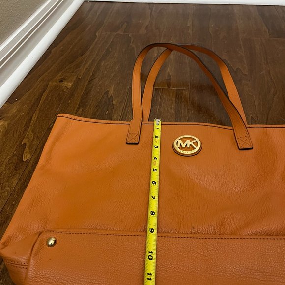 Preloved Michael Kors Tote - Picture 2 of 9